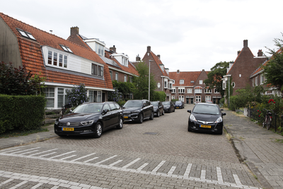 914452 Gezicht in de Johannes Vermeerstraat te Utrecht, uit het zuiden.